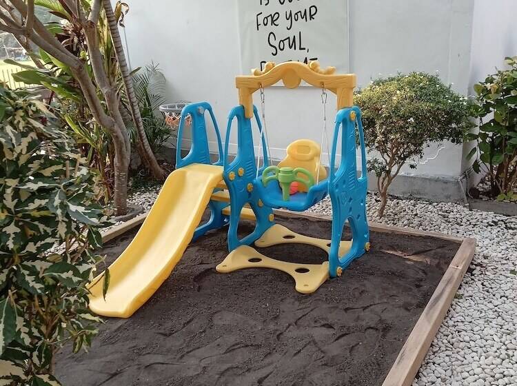 ホテル Lovina Vibes