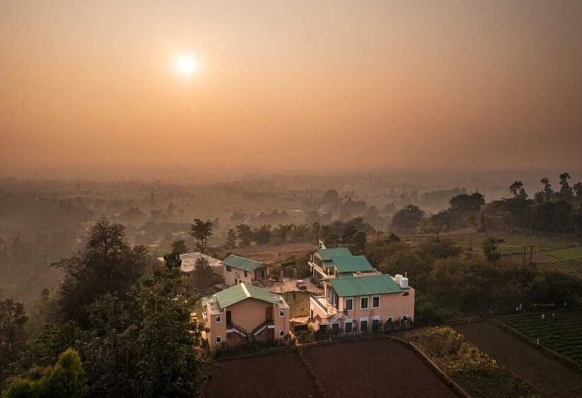 Отель Maulik Retreat