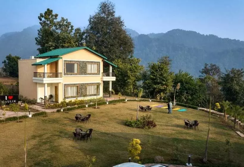Hotelli Maulik Retreat