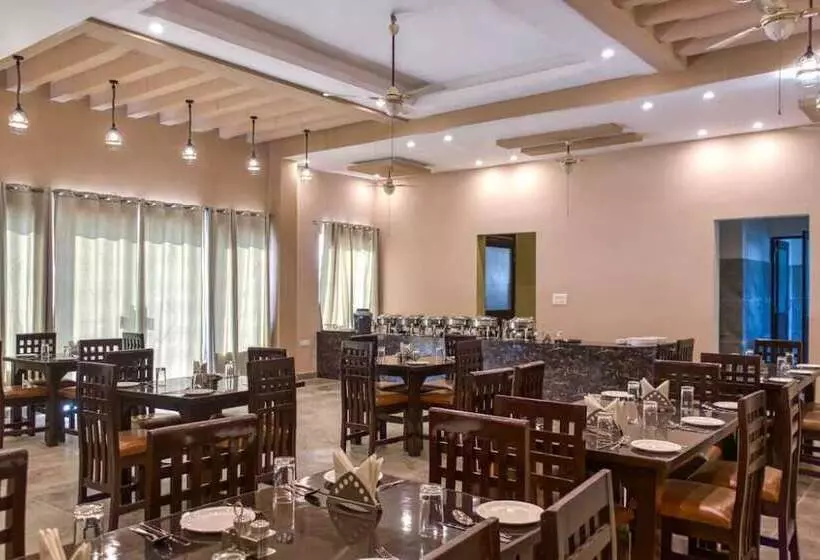 Hotelli Maulik Retreat