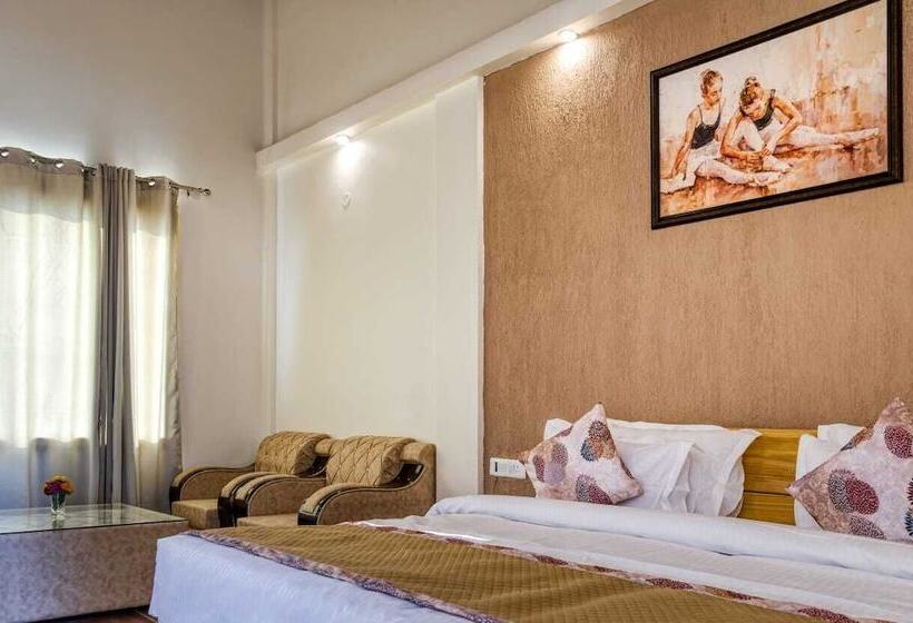 Отель Maulik Retreat