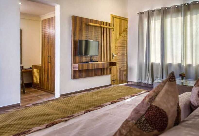 Отель Maulik Retreat