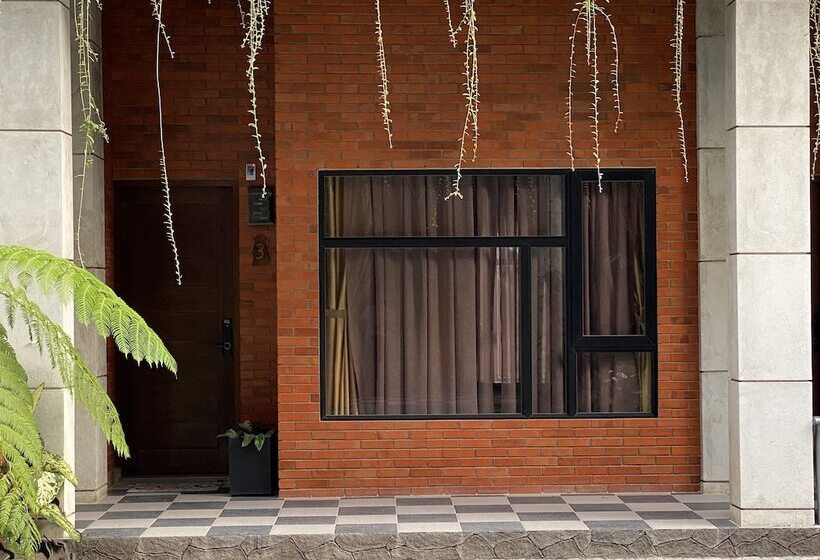 בית מלון כפרי Pariban