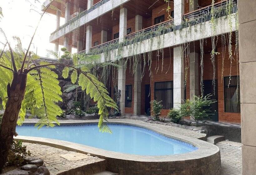 בית מלון כפרי Pariban