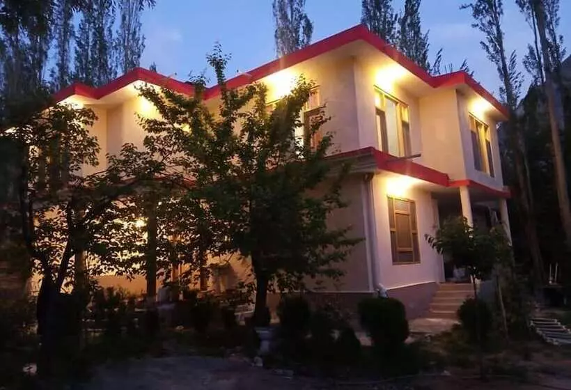 هتل Serere Guest House Skardu