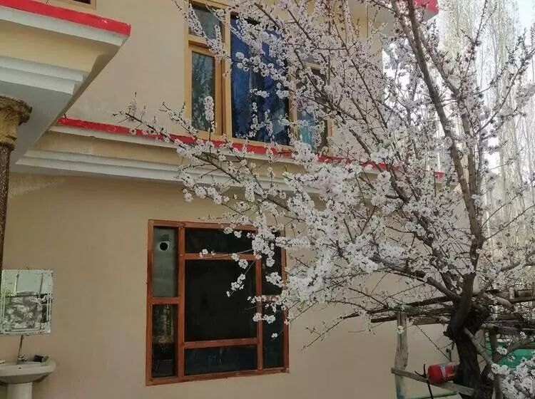 هتل Serere Guest House Skardu