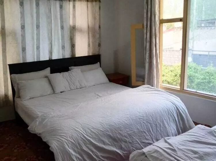هتل Serere Guest House Skardu
