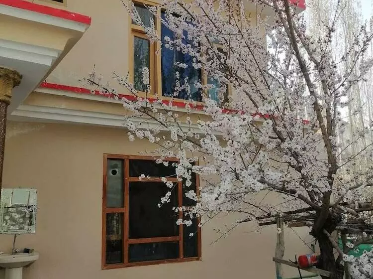 هتل Serere Guest House Skardu
