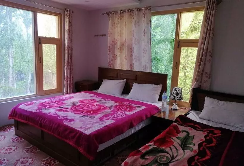 هتل Serere Guest House Skardu