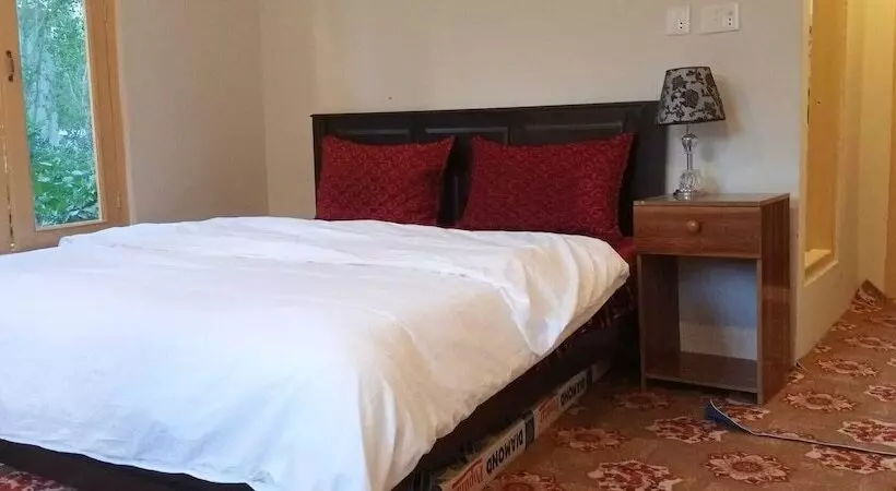 هتل Serere Guest House Skardu