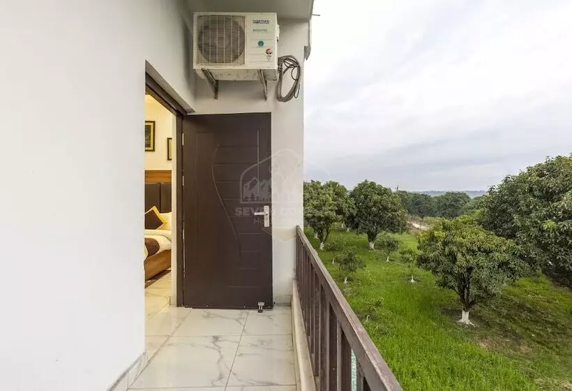 هتل Seven Corbett Resort