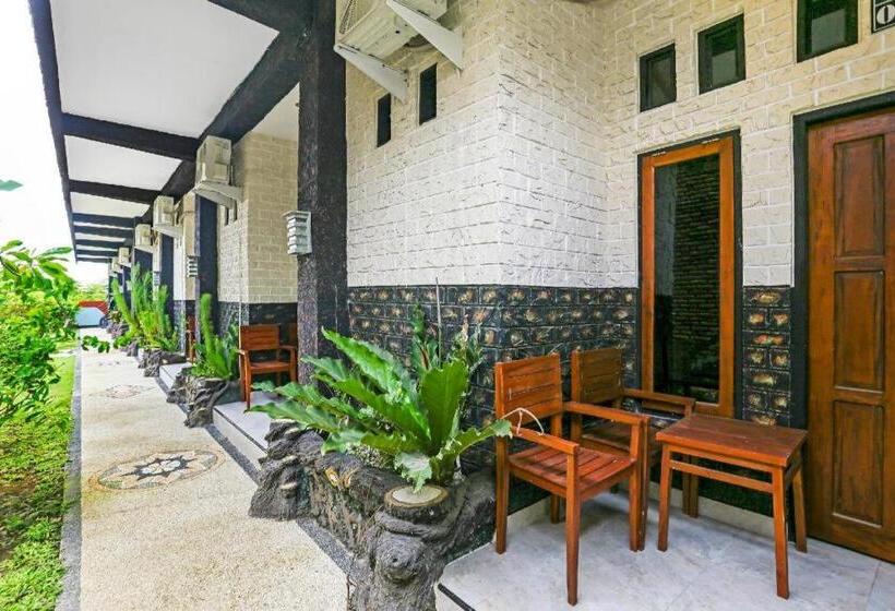 酒店 Spot On 90882 Sari Homestay Near Garuda Wisnu Kencana