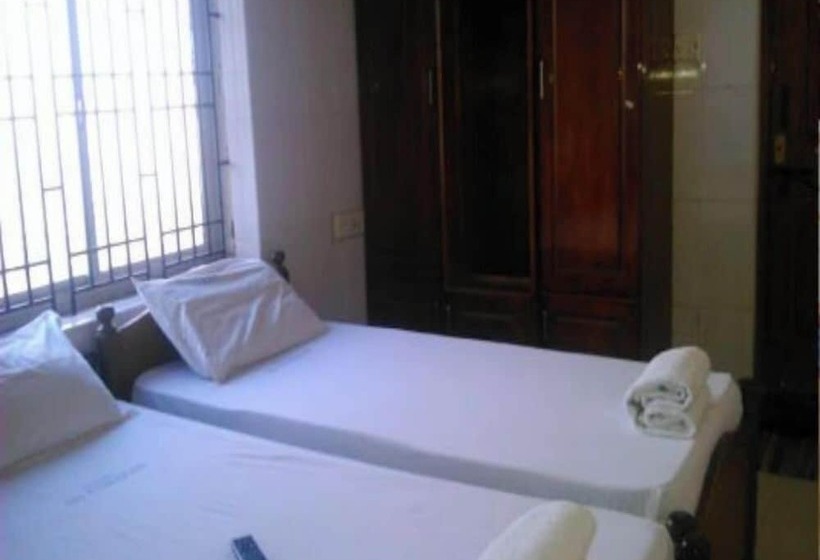 בית מלון כפרי Sree Kumaran Deluxe