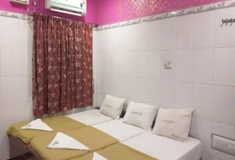 בית מלון כפרי Sree Kumaran Deluxe