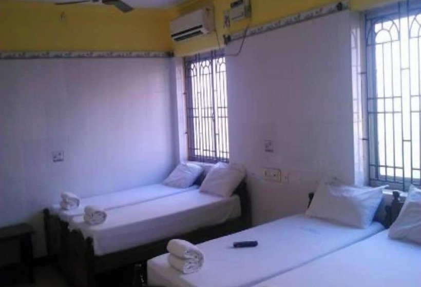 בית מלון כפרי Sree Kumaran Deluxe