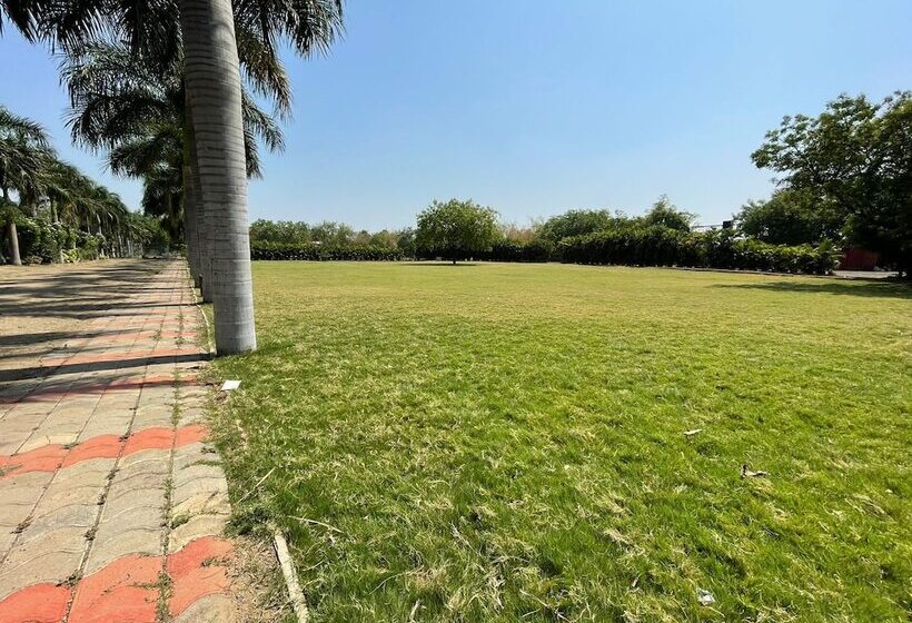 בית מלון כפרי Zest Club