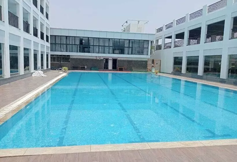 Hotelli Zest Club