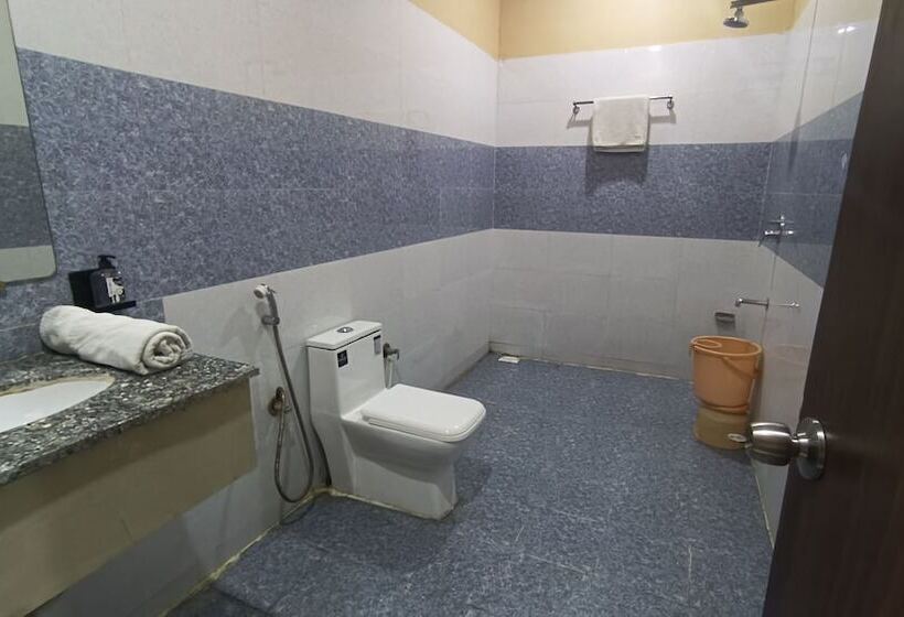 Kanha Hotel & Resort