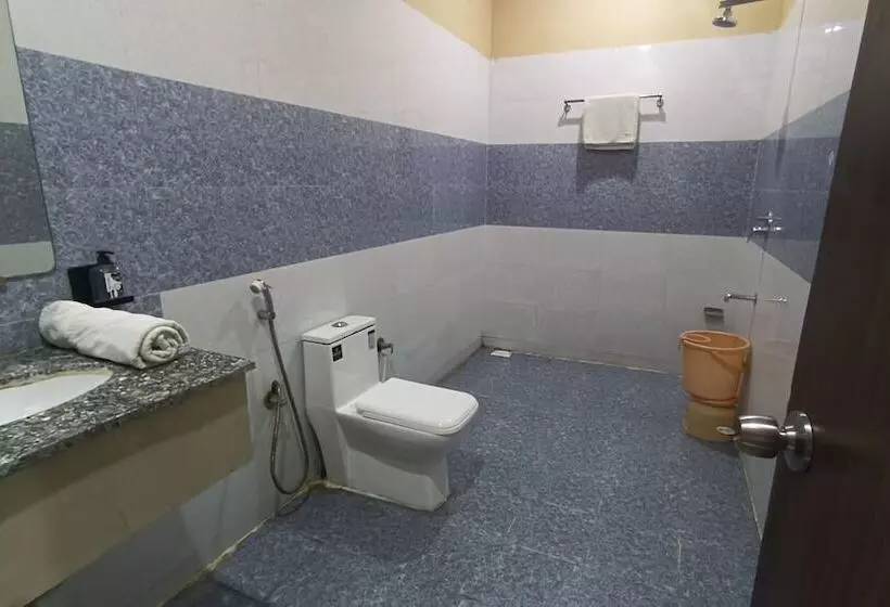 Kanha Hotel & Resort