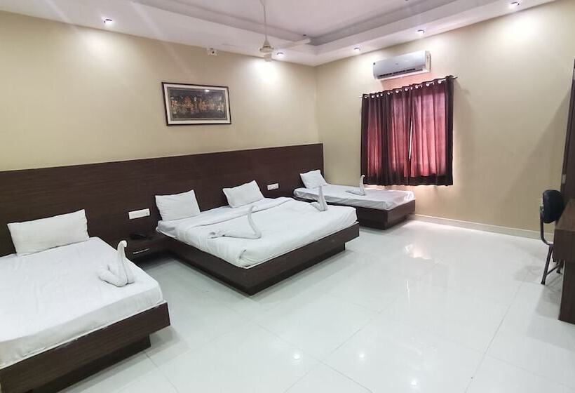 Kanha Hotel & Resort