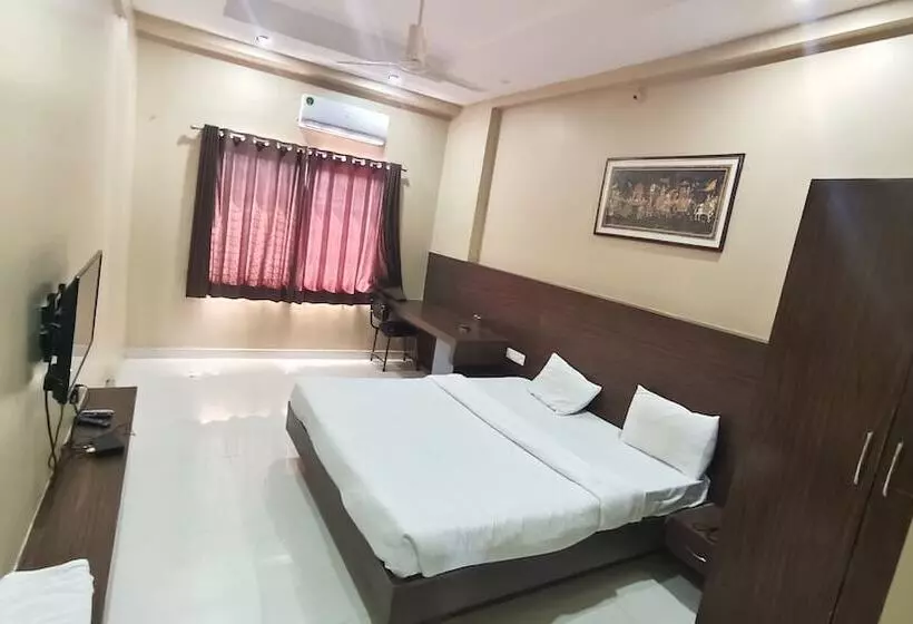 Kanha Hotel & Resort