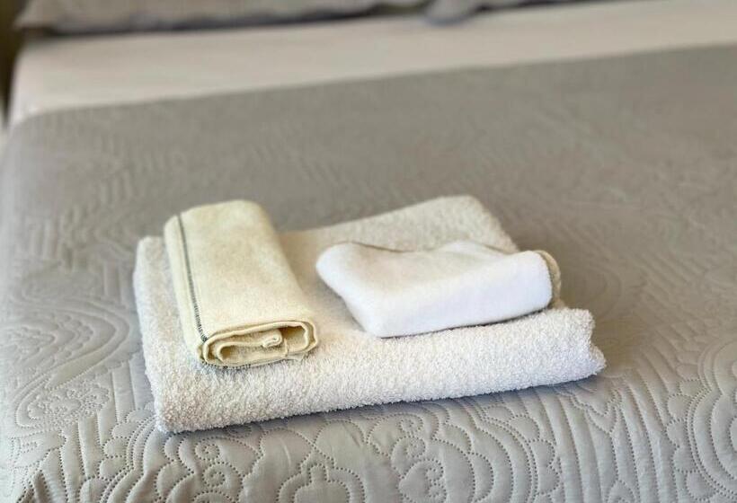 تختخواب و صبحانه Belas House With Terrace