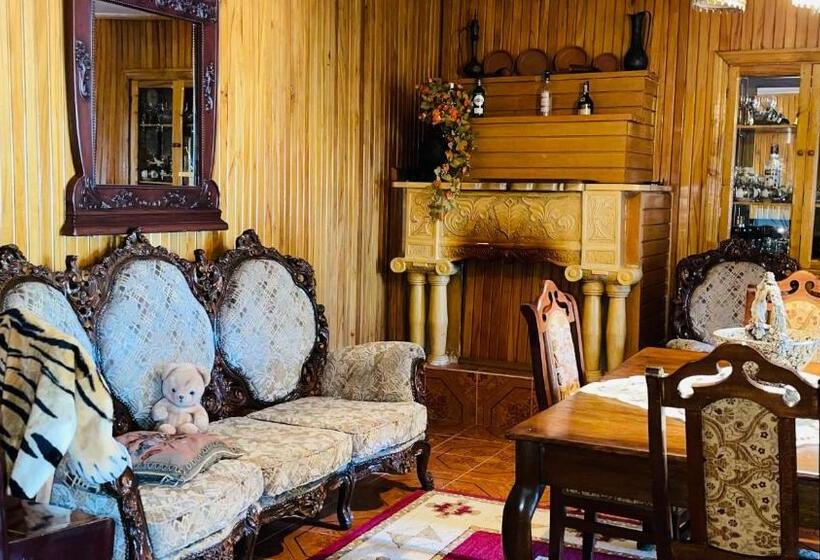 تختخواب و صبحانه Belas House With Terrace