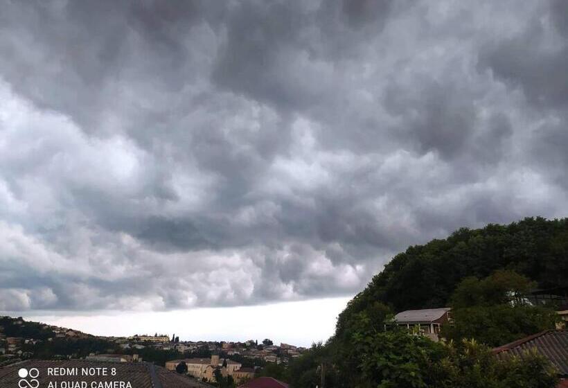 تختخواب و صبحانه Belas House With Terrace