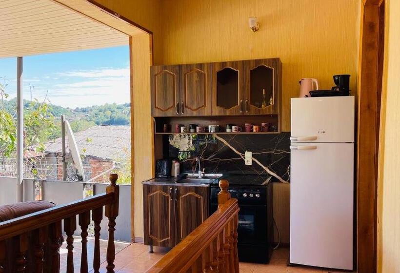 تختخواب و صبحانه Belas House With Terrace