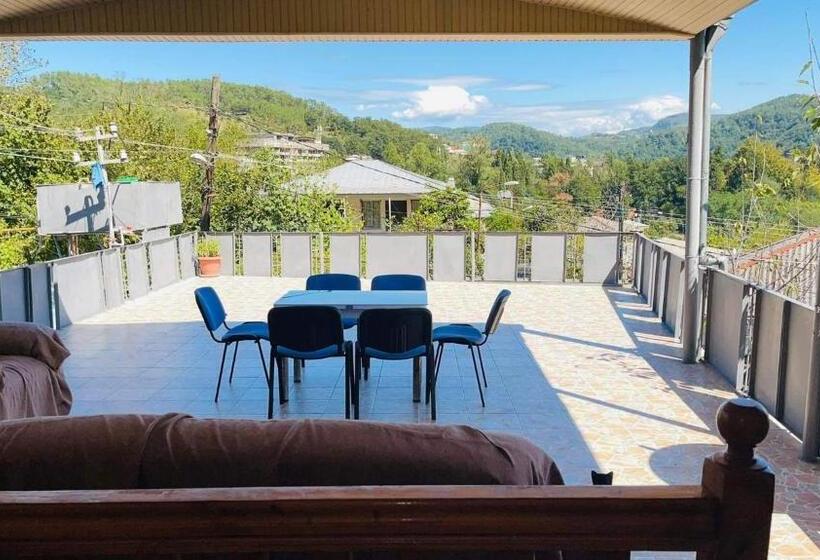 تختخواب و صبحانه Belas House With Terrace