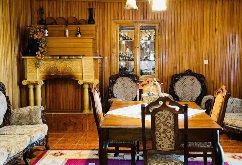 تختخواب و صبحانه Belas House With Terrace