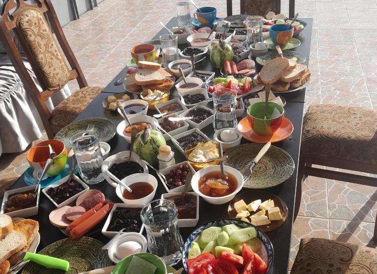 تختخواب و صبحانه Belas House With Terrace