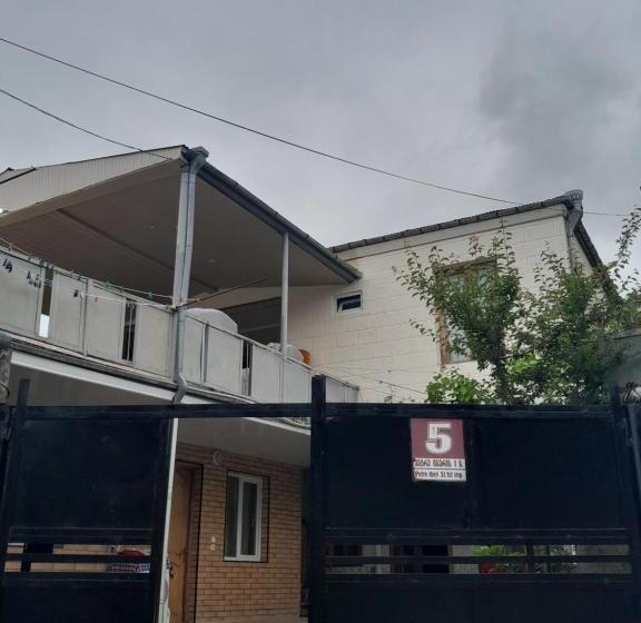 تختخواب و صبحانه Belas House With Terrace