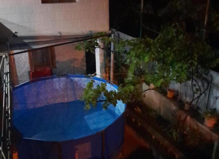 تختخواب و صبحانه Belas House With Terrace