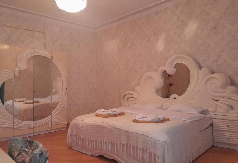 تختخواب و صبحانه Belas House With Terrace