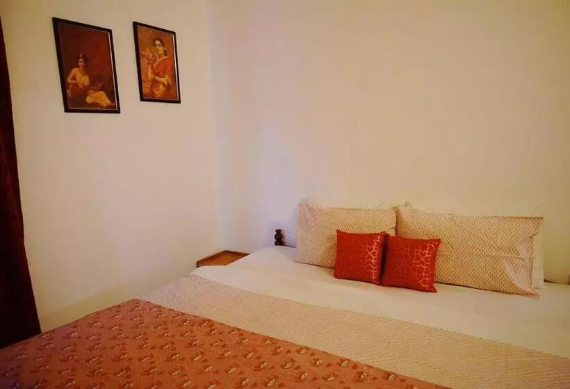 تختخواب و صبحانه Fortis Rooms