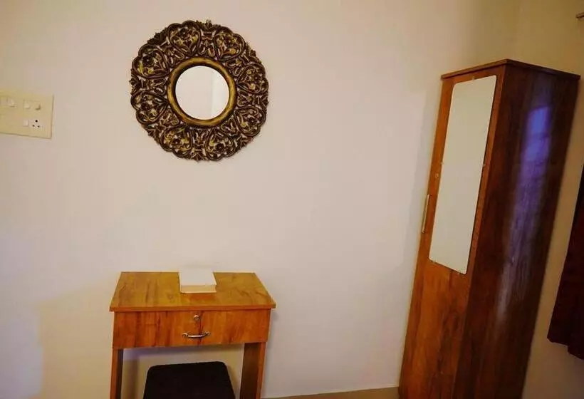 تختخواب و صبحانه Fortis Rooms