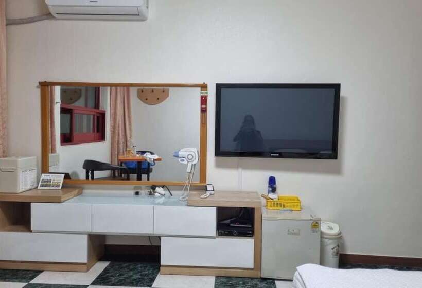 Gangneung Gyeongpodae Donghae Motel