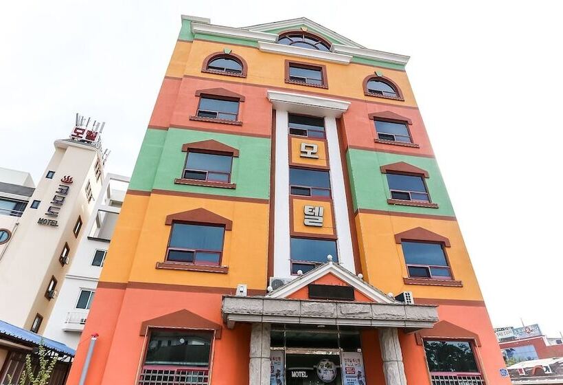 Gangneung Gyeongpodae Donghae Motel