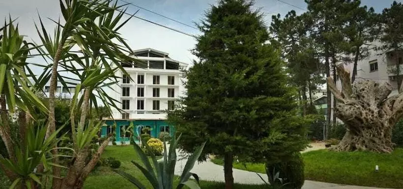 Hotelli Garden Palace