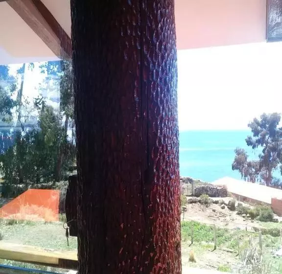 هتل Hostal Quilla Wasi Isla Del Sol