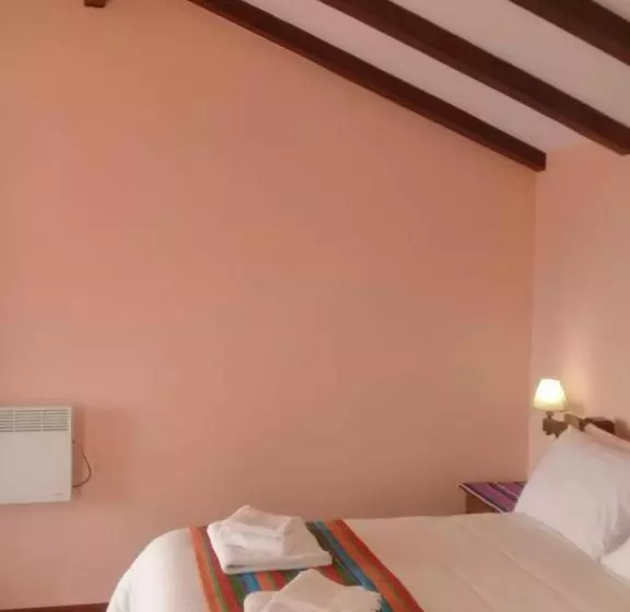 هتل Hostal Quilla Wasi Isla Del Sol