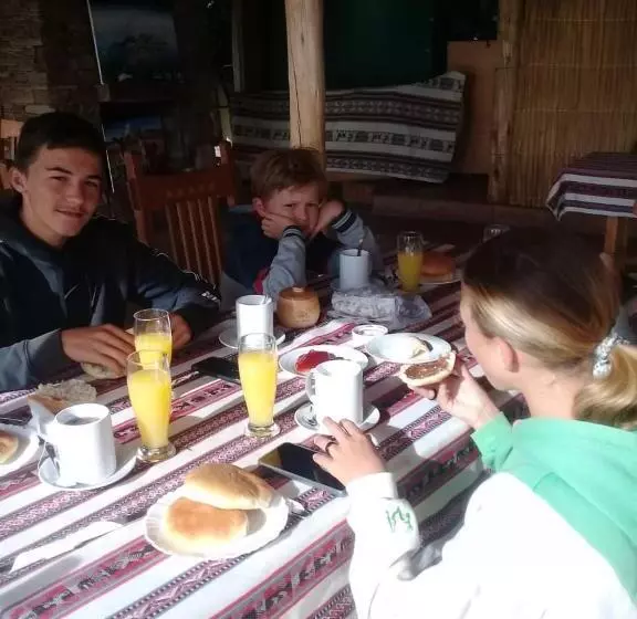 هتل Hostal Quilla Wasi Isla Del Sol