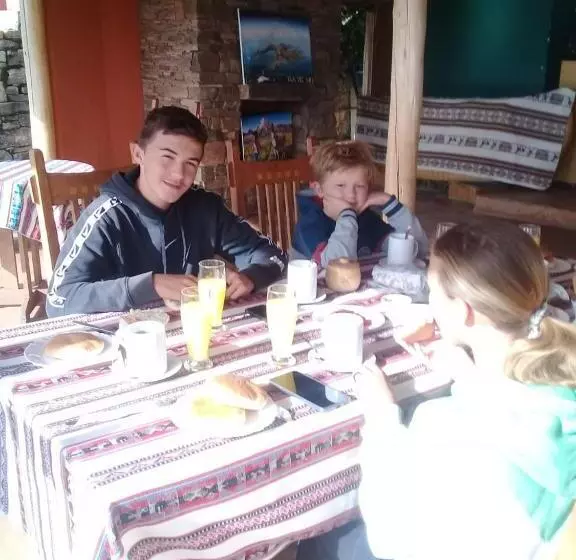هتل Hostal Quilla Wasi Isla Del Sol