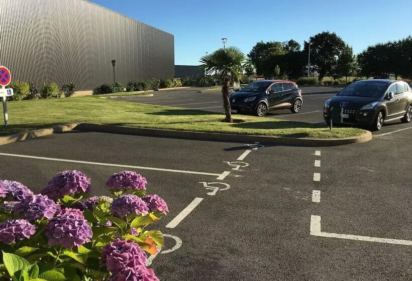 ホテル Kyriad Dol De Bretagne