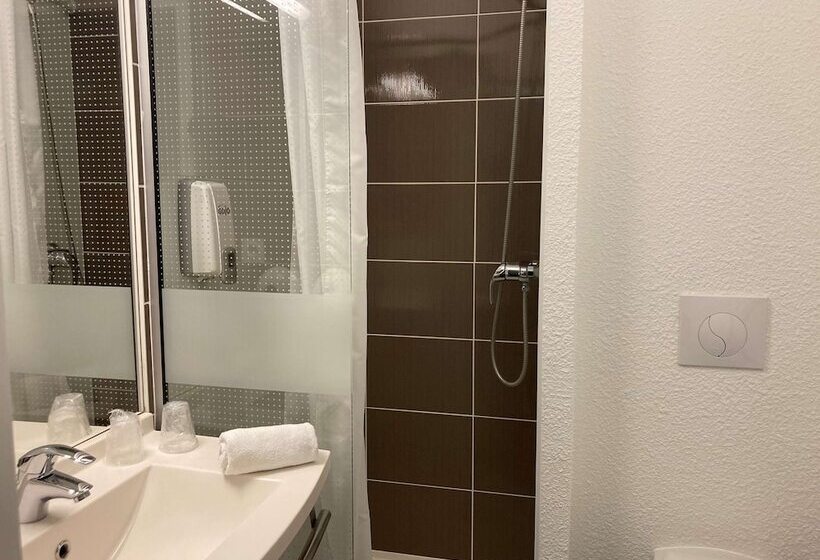 בית מלון כפרי Kyriad Dol De Bretagne