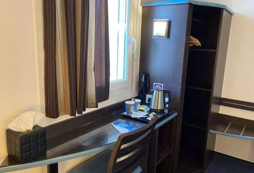 ホテル Kyriad Dol De Bretagne