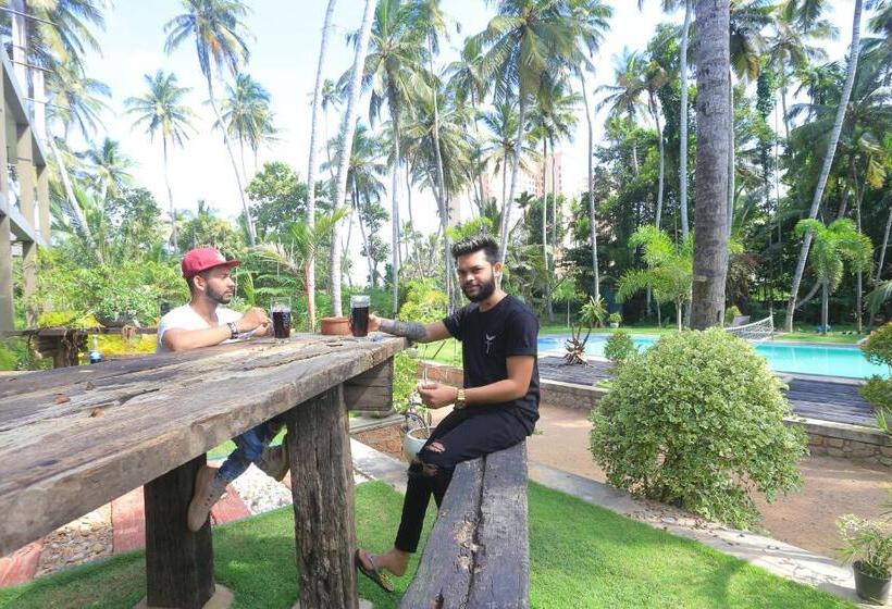 Отель Riverrina