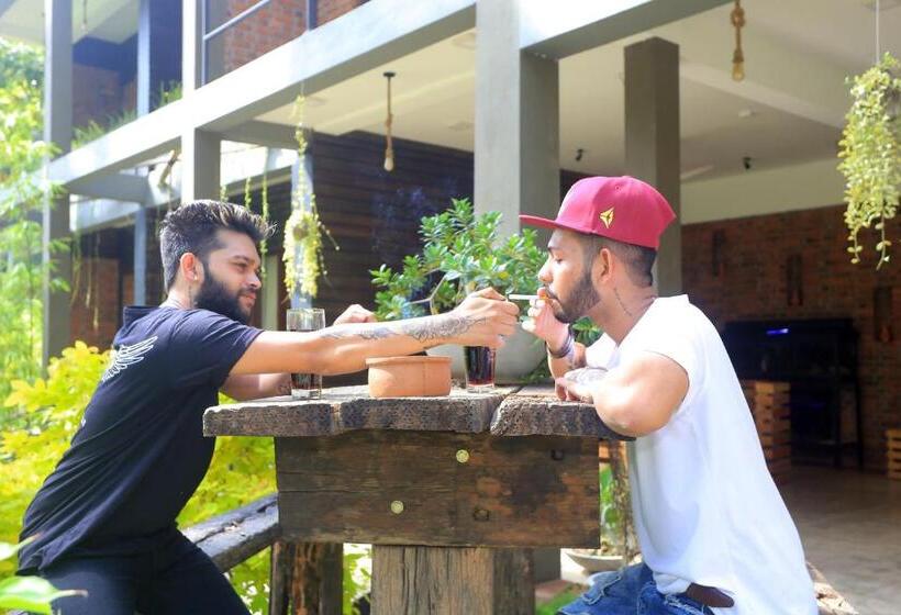 Отель Riverrina