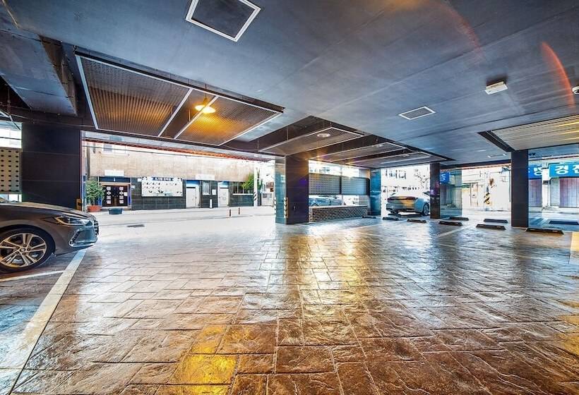 Motel Jinju Hotel Servi